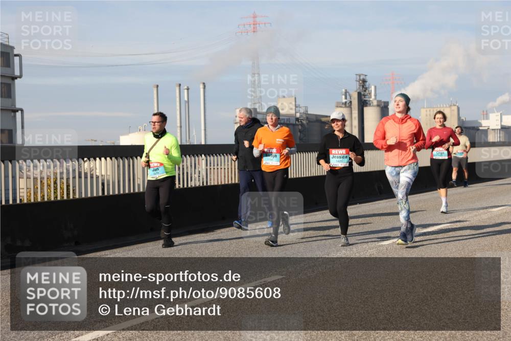 03.10.2025 - Köhlbrandbrückenlauf Lena Gebhardt http://msf.ph/oto/9085608 03.10.2025 10:05:36 Position 2 2618, 1756, 1425, 2 meine-sportfotos.de