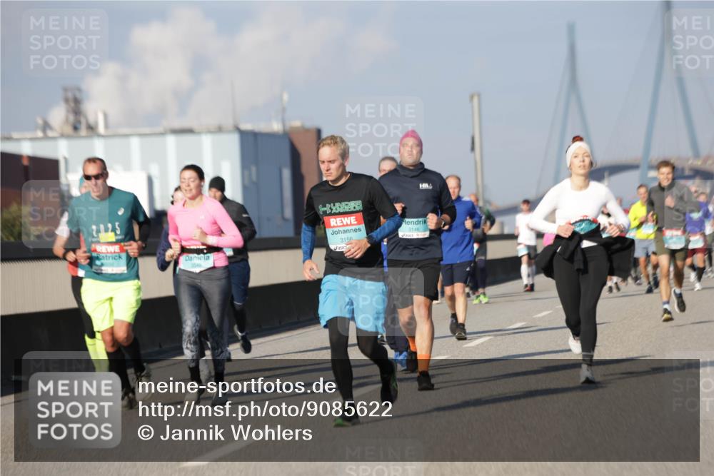 03.10.2025 - Köhlbrandbrückenlauf Jannik Wohlers http://msf.ph/oto/9085622 03.10.2025 09:56:56 Position 3 2, 1, 25, 3156, 3146 meine-sportfotos.de