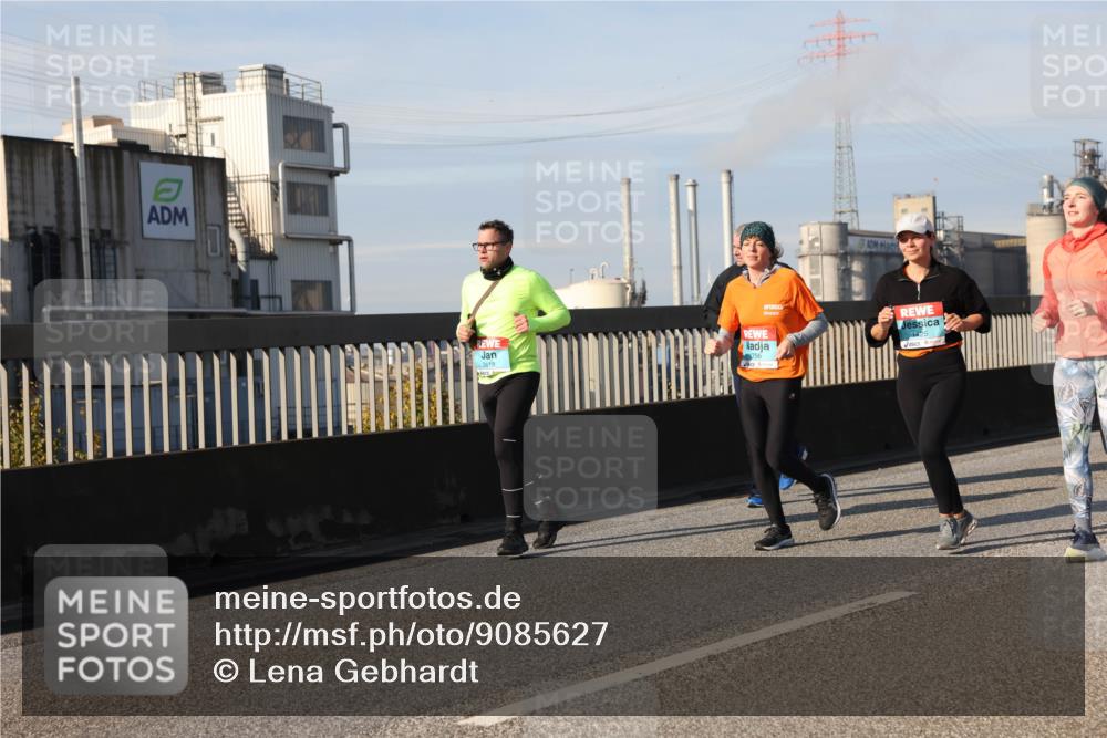 03.10.2025 - Köhlbrandbrückenlauf Lena Gebhardt http://msf.ph/oto/9085627 03.10.2025 10:05:37 Position 2 2618 meine-sportfotos.de