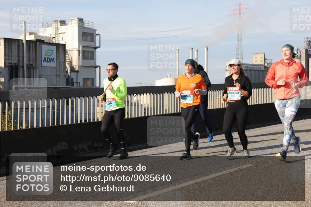 03.10.2025 - Köhlbrandbrückenlauf Lena Gebhardt http://msf.ph/oto/9085640 03.10.2025 10:05:37 Position 2 2618, 1425 meine-sportfotos.de