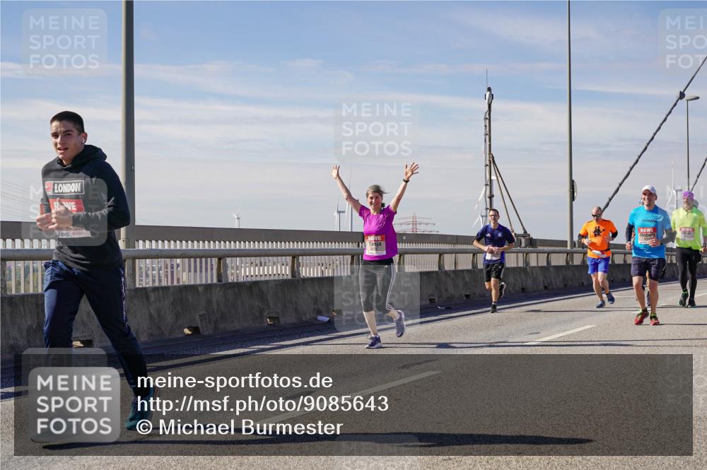 03.10.2025 - Köhlbrandbrückenlauf Michael Burmester http://msf.ph/oto/9085643 03.10.2025 12:43:13 Position 2  meine-sportfotos.de
