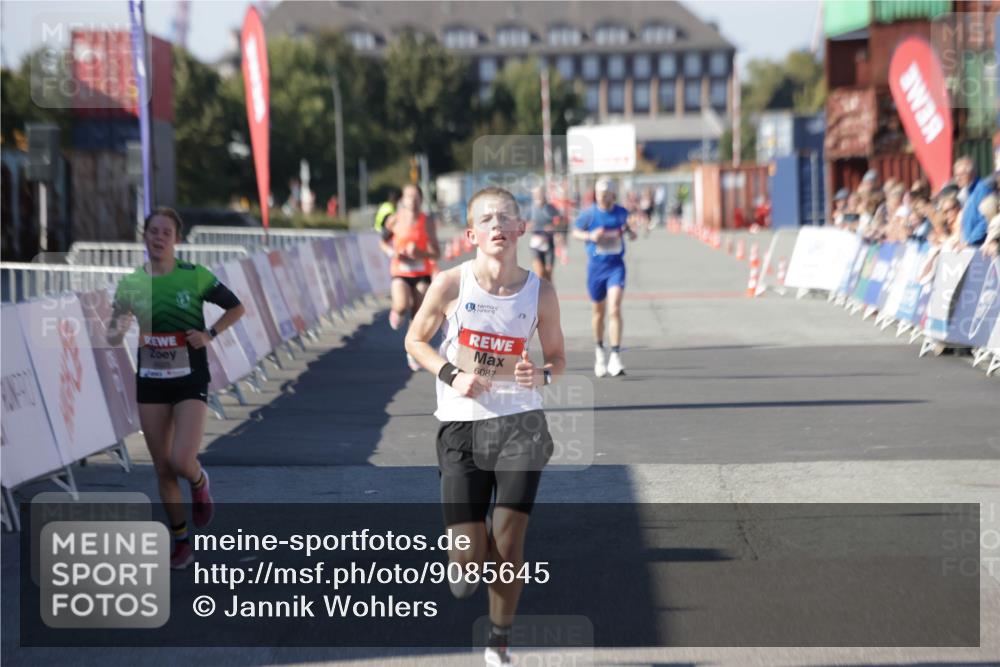 03.10.2025 - Köhlbrandbrückenlauf Jannik Wohlers http://msf.ph/oto/9085645 03.10.2025 12:52:33 Ziel 6087, 6625 meine-sportfotos.de