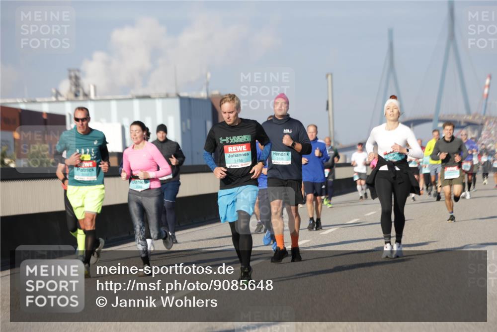 03.10.2025 - Köhlbrandbrückenlauf Jannik Wohlers http://msf.ph/oto/9085648 03.10.2025 09:56:57 Position 3 3156, 3146 meine-sportfotos.de
