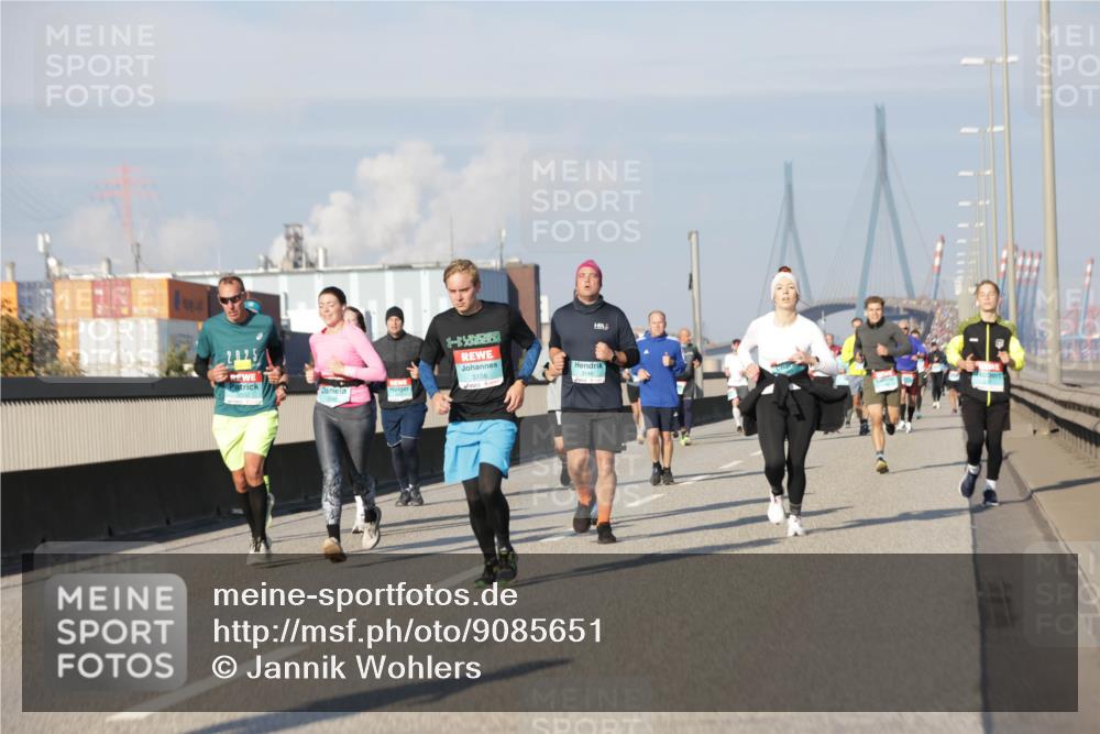 03.10.2025 - Köhlbrandbrückenlauf Jannik Wohlers http://msf.ph/oto/9085651 03.10.2025 09:56:57 Position 3 3156, 3549 meine-sportfotos.de