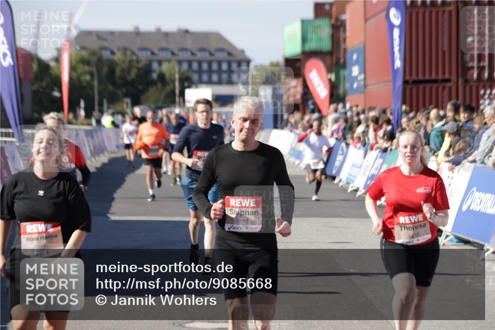 03.10.2025 - Köhlbrandbrückenlauf Jannik Wohlers http://msf.ph/oto/9085668 03.10.2025 13:18:39 Ziel 4154, 4606, 4796, 4812, 4819, 4826, 4882, 5115, 5178, 6084, 6429, 6500, 6596, 6700, 6758 meine-sportfotos.de
