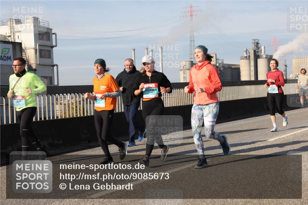 03.10.2025 - Köhlbrandbrückenlauf Lena Gebhardt http://msf.ph/oto/9085673 03.10.2025 10:05:37 Position 2 2618 meine-sportfotos.de