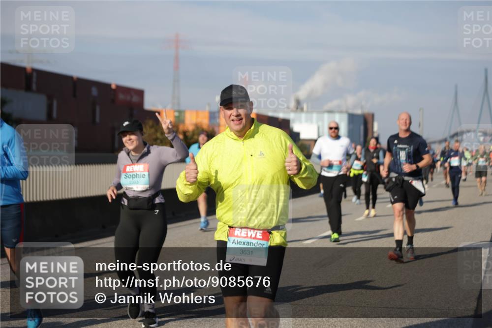 03.10.2025 - Köhlbrandbrückenlauf Jannik Wohlers http://msf.ph/oto/9085676 03.10.2025 10:07:32 Position 3 2393, 3631, 9 meine-sportfotos.de