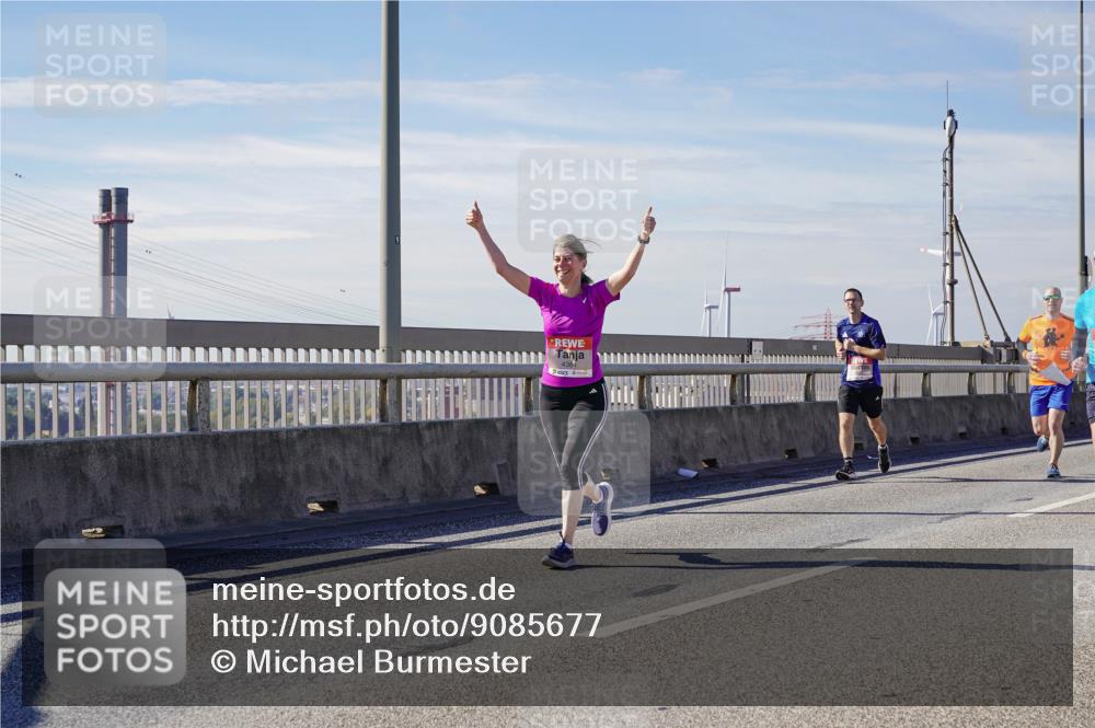03.10.2025 - Köhlbrandbrückenlauf Michael Burmester http://msf.ph/oto/9085677 03.10.2025 12:43:14 Position 2  meine-sportfotos.de