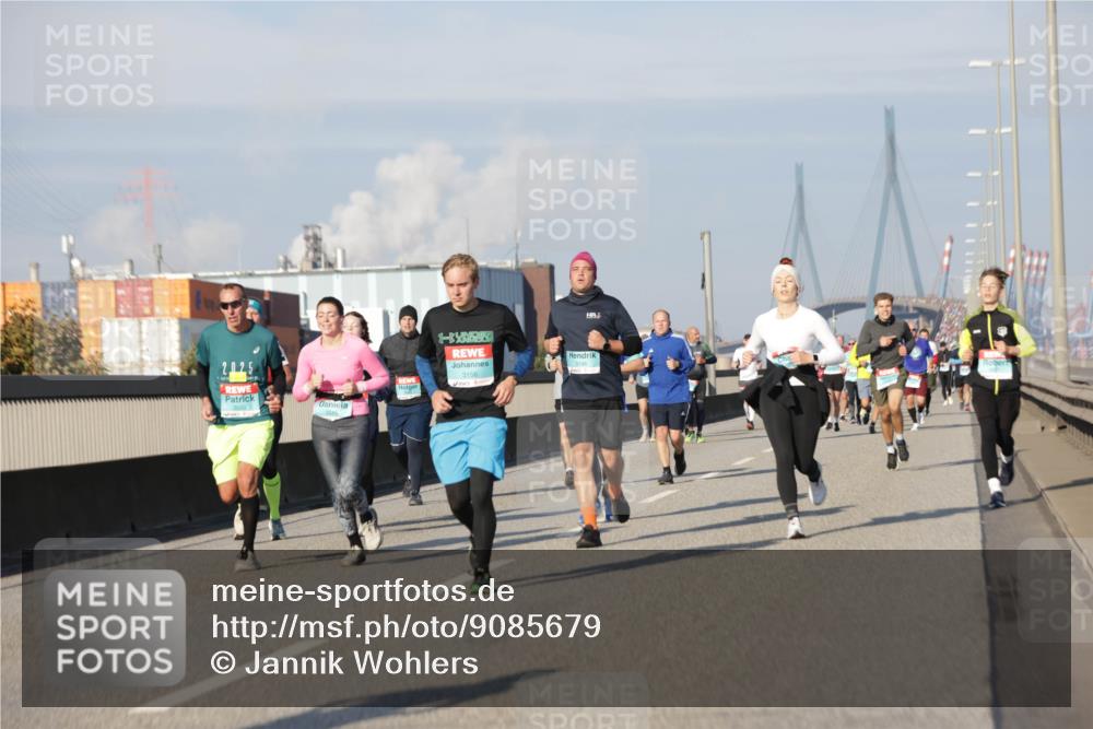 03.10.2025 - Köhlbrandbrückenlauf Jannik Wohlers http://msf.ph/oto/9085679 03.10.2025 09:56:57 Position 3 3156 meine-sportfotos.de