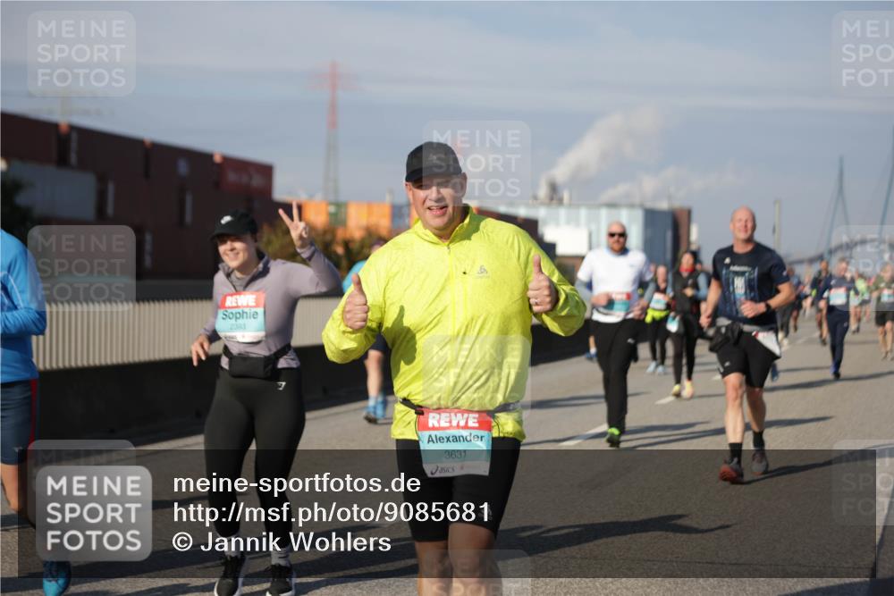03.10.2025 - Köhlbrandbrückenlauf Jannik Wohlers http://msf.ph/oto/9085681 03.10.2025 10:07:32 Position 3 2393, 3631 meine-sportfotos.de