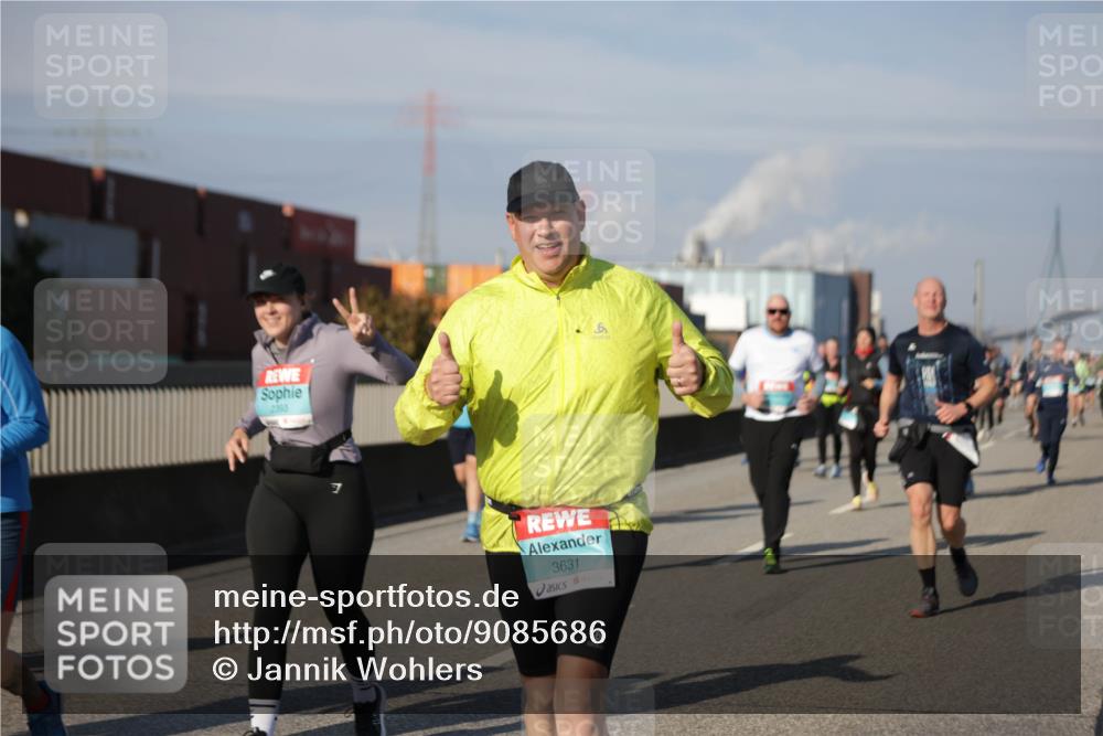 03.10.2025 - Köhlbrandbrückenlauf Jannik Wohlers http://msf.ph/oto/9085686 03.10.2025 10:07:32 Position 3 3631 meine-sportfotos.de