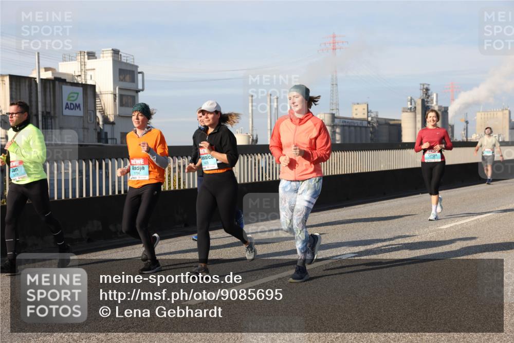 03.10.2025 - Köhlbrandbrückenlauf Lena Gebhardt http://msf.ph/oto/9085695 03.10.2025 10:05:38 Position 2 2618, 1425, 1756 meine-sportfotos.de