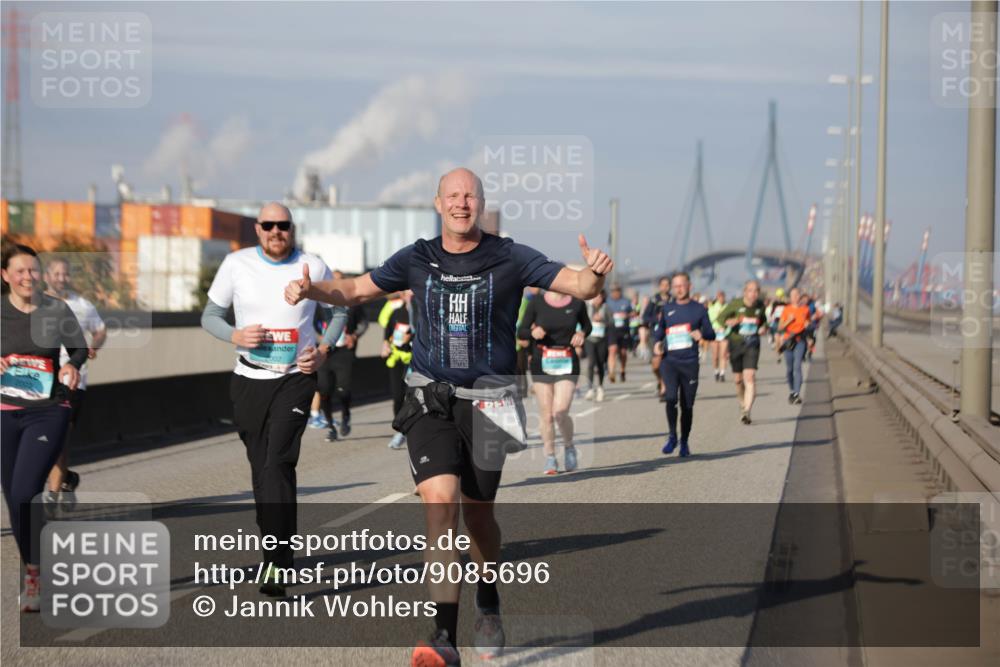 03.10.2025 - Köhlbrandbrückenlauf Jannik Wohlers http://msf.ph/oto/9085696 03.10.2025 10:07:33 Position 3 002 meine-sportfotos.de