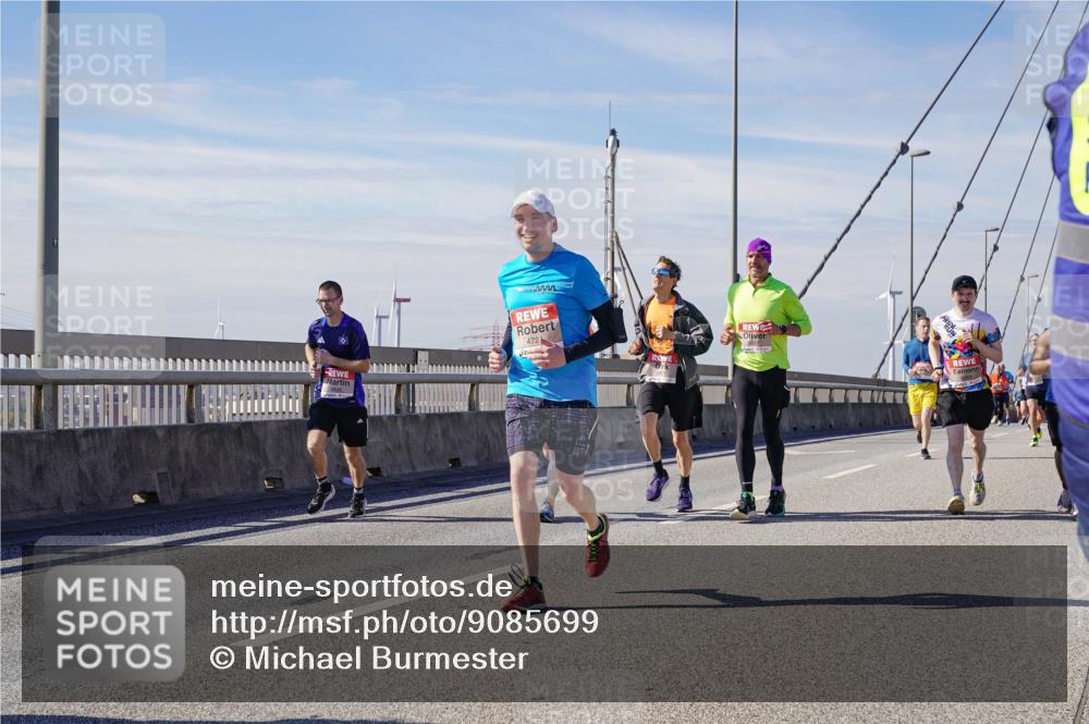03.10.2025 - Köhlbrandbrückenlauf Michael Burmester http://msf.ph/oto/9085699 03.10.2025 12:43:15 Position 2 472 meine-sportfotos.de