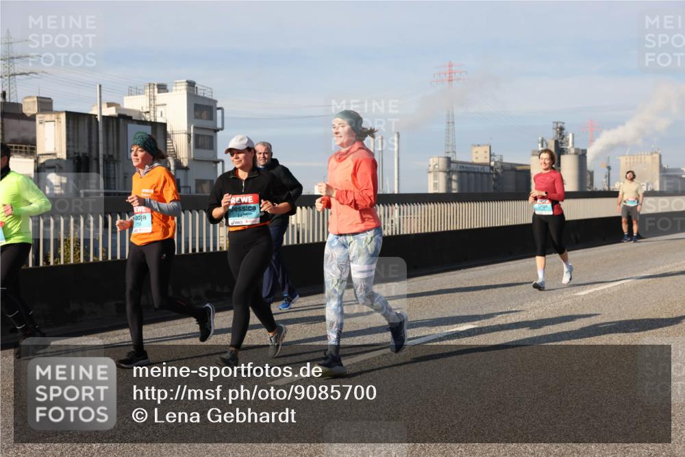 03.10.2025 - Köhlbrandbrückenlauf Lena Gebhardt http://msf.ph/oto/9085700 03.10.2025 10:05:38 Position 2 1425 meine-sportfotos.de