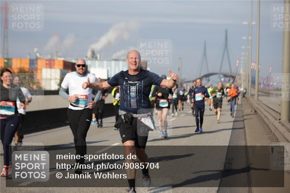 03.10.2025 - Köhlbrandbrückenlauf Jannik Wohlers http://msf.ph/oto/9085704 03.10.2025 10:07:33 Position 3  meine-sportfotos.de