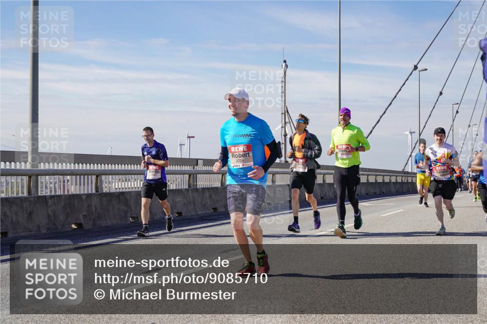 03.10.2025 - Köhlbrandbrückenlauf Michael Burmester http://msf.ph/oto/9085710 03.10.2025 12:43:16 Position 2 4724 meine-sportfotos.de