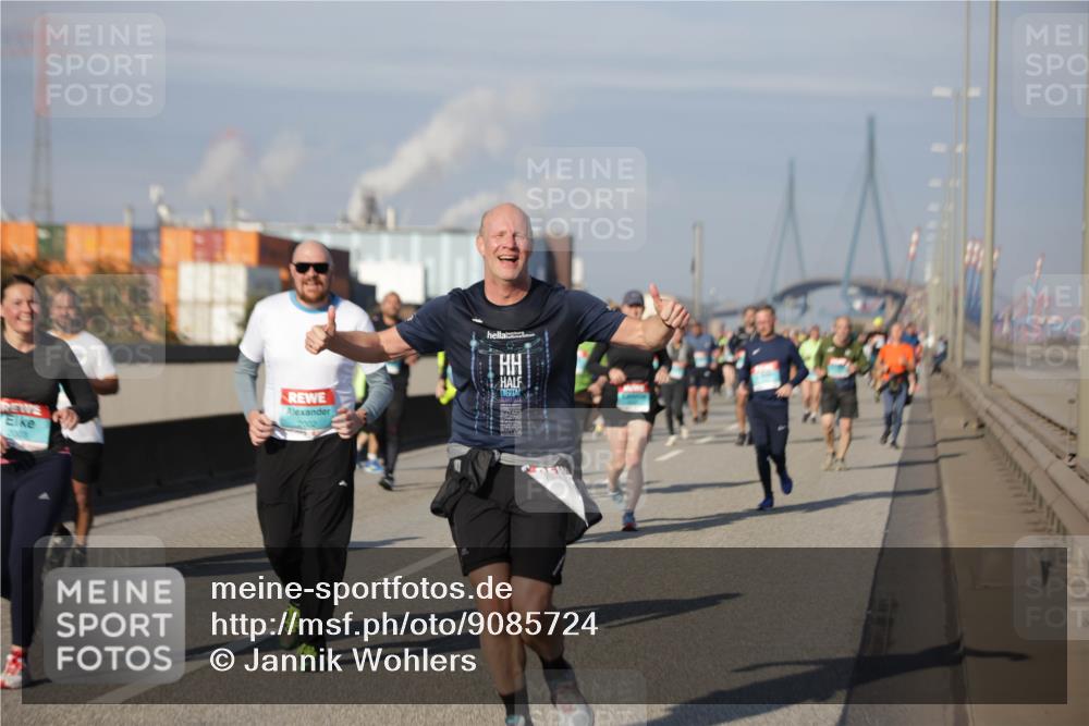 03.10.2025 - Köhlbrandbrückenlauf Jannik Wohlers http://msf.ph/oto/9085724 03.10.2025 10:07:33 Position 3 2008 meine-sportfotos.de