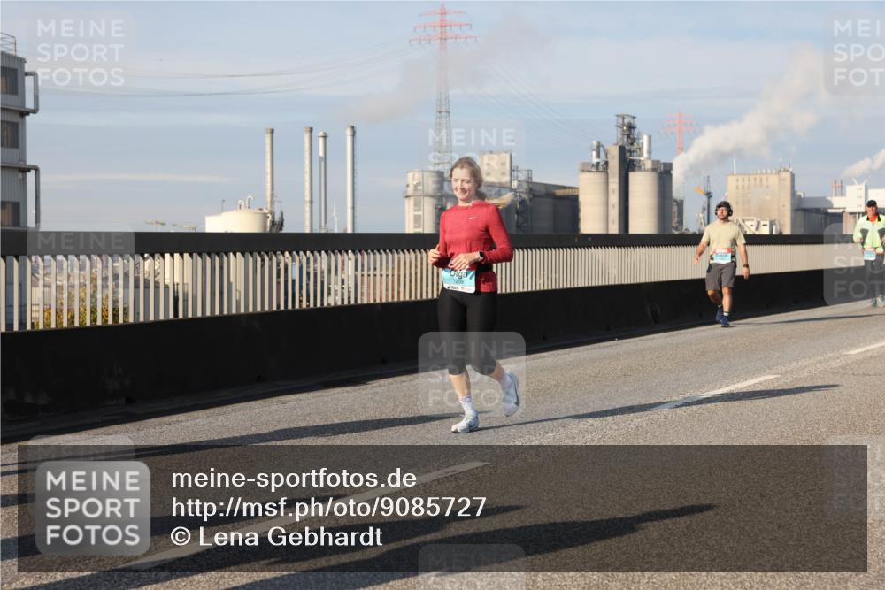 03.10.2025 - Köhlbrandbrückenlauf Lena Gebhardt http://msf.ph/oto/9085727 03.10.2025 10:05:39 Position 2 1209 meine-sportfotos.de