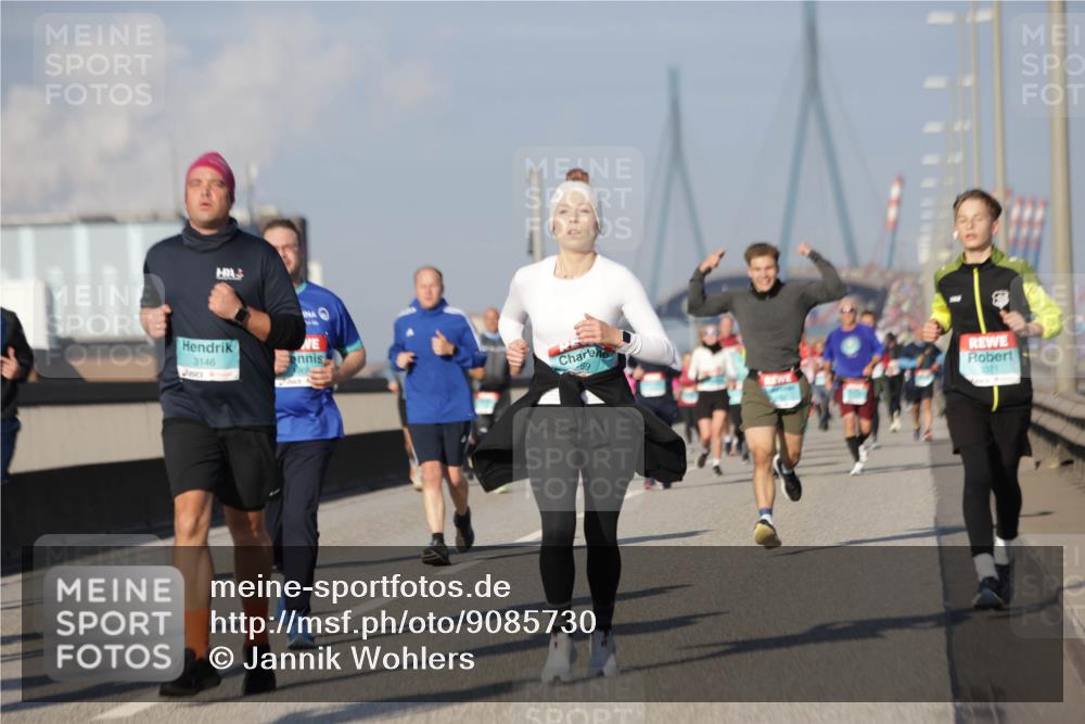 03.10.2025 - Köhlbrandbrückenlauf Jannik Wohlers http://msf.ph/oto/9085730 03.10.2025 09:56:59 Position 3 3146, 69 meine-sportfotos.de