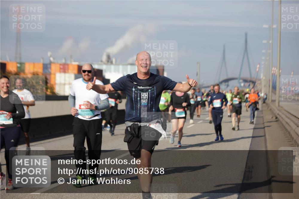 03.10.2025 - Köhlbrandbrückenlauf Jannik Wohlers http://msf.ph/oto/9085738 03.10.2025 10:07:34 Position 3  meine-sportfotos.de