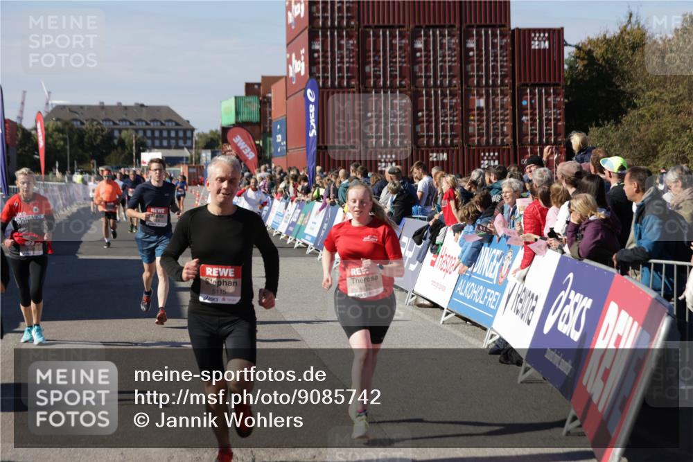 03.10.2025 - Köhlbrandbrückenlauf Jannik Wohlers http://msf.ph/oto/9085742 03.10.2025 13:18:40 Ziel 4154, 4606, 4796, 4812, 4826, 5115, 5178, 6084, 6429, 6500, 6596, 6700, 6758 meine-sportfotos.de