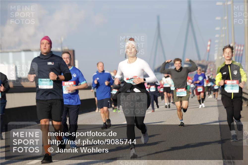 03.10.2025 - Köhlbrandbrückenlauf Jannik Wohlers http://msf.ph/oto/9085744 03.10.2025 09:56:59 Position 3 3146 meine-sportfotos.de