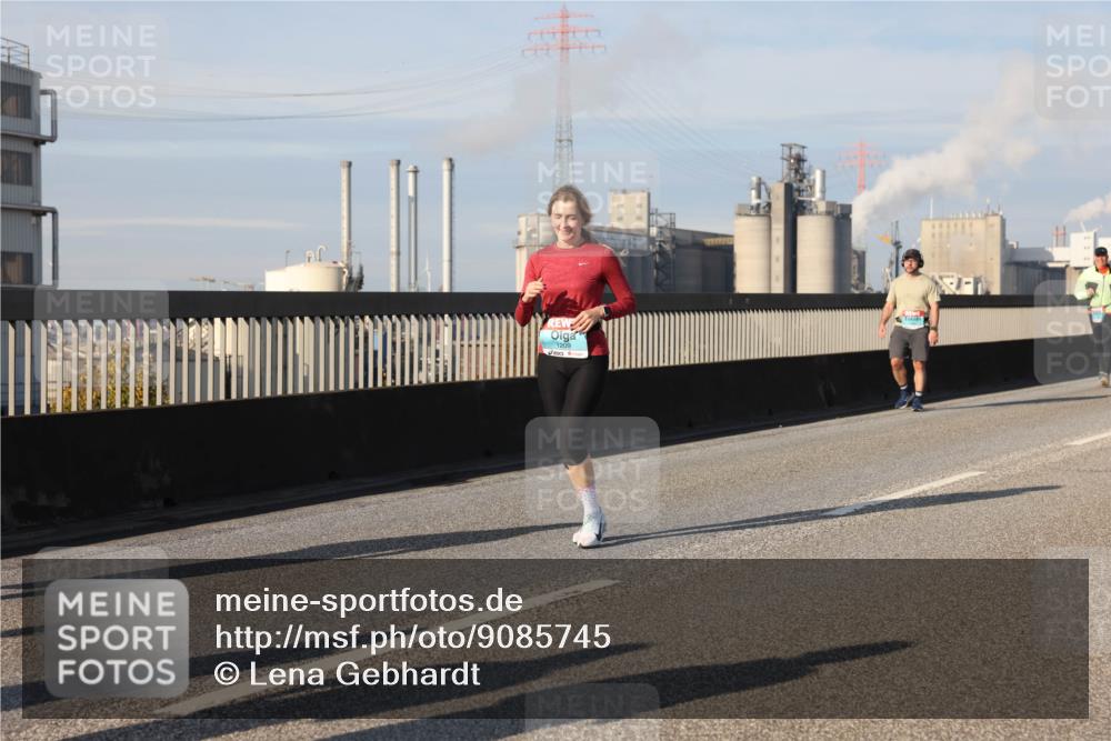 03.10.2025 - Köhlbrandbrückenlauf Lena Gebhardt http://msf.ph/oto/9085745 03.10.2025 10:05:39 Position 2 1209 meine-sportfotos.de