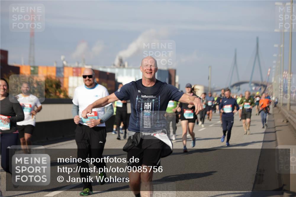 03.10.2025 - Köhlbrandbrückenlauf Jannik Wohlers http://msf.ph/oto/9085756 03.10.2025 10:07:34 Position 3  meine-sportfotos.de