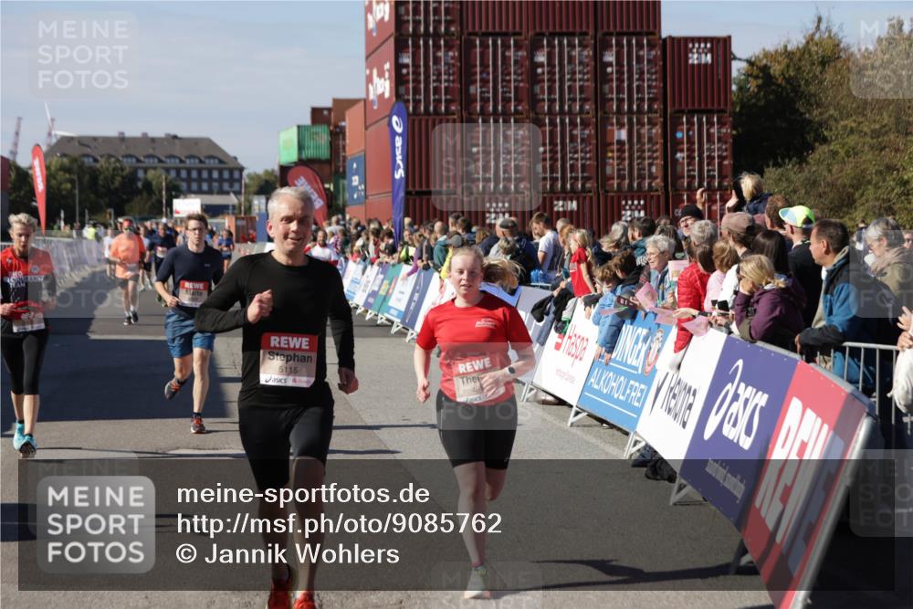 03.10.2025 - Köhlbrandbrückenlauf Jannik Wohlers http://msf.ph/oto/9085762 03.10.2025 13:18:40 Ziel 4154, 4606, 4796, 4812, 4826, 5115, 5178, 6084, 6429, 6500, 6596, 6700, 6758 meine-sportfotos.de
