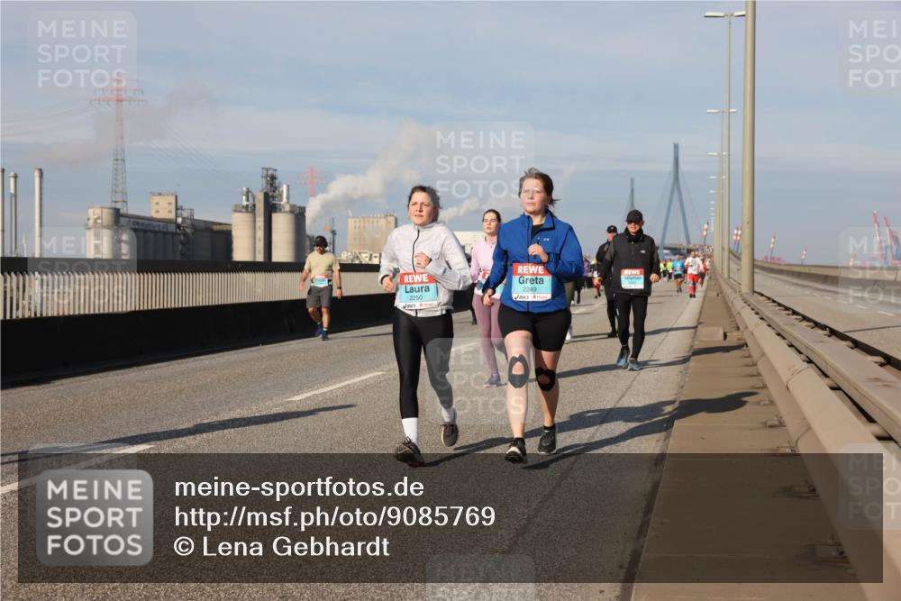 03.10.2025 - Köhlbrandbrückenlauf Lena Gebhardt http://msf.ph/oto/9085769 03.10.2025 10:05:40 Position 2 2250, 2249 meine-sportfotos.de