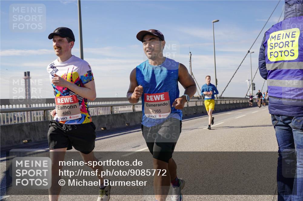 03.10.2025 - Köhlbrandbrückenlauf Michael Burmester http://msf.ph/oto/9085772 03.10.2025 12:43:19 Position 2 4263, 4165 meine-sportfotos.de