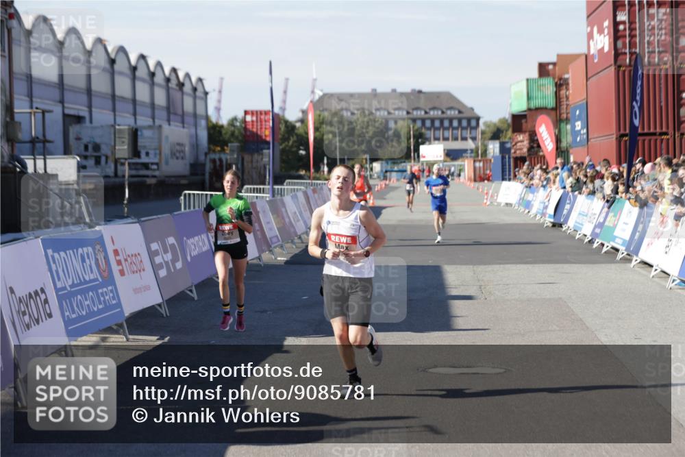 03.10.2025 - Köhlbrandbrückenlauf Jannik Wohlers http://msf.ph/oto/9085781 03.10.2025 12:52:35 Ziel 4019, 6087, 6625 meine-sportfotos.de