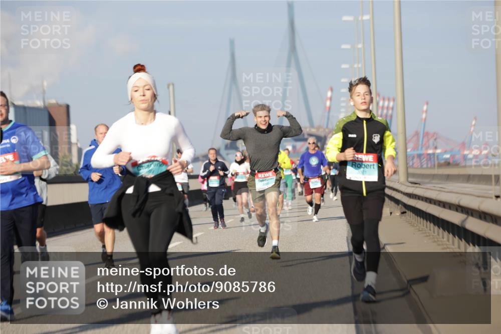 03.10.2025 - Köhlbrandbrückenlauf Jannik Wohlers http://msf.ph/oto/9085786 03.10.2025 09:57:00 Position 3 3162 meine-sportfotos.de