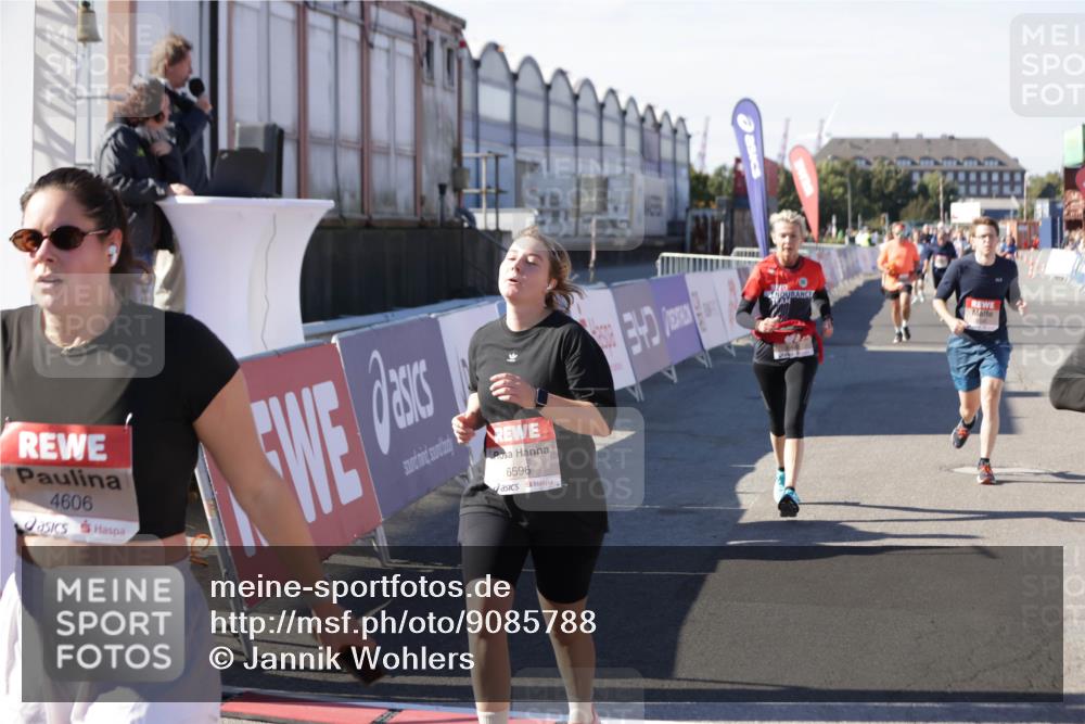 03.10.2025 - Köhlbrandbrückenlauf Jannik Wohlers http://msf.ph/oto/9085788 03.10.2025 13:18:41 Ziel 4606, 4796, 4812, 4826, 5115, 5178, 6084, 6429, 6500, 6556, 6596, 6700, 6758 meine-sportfotos.de