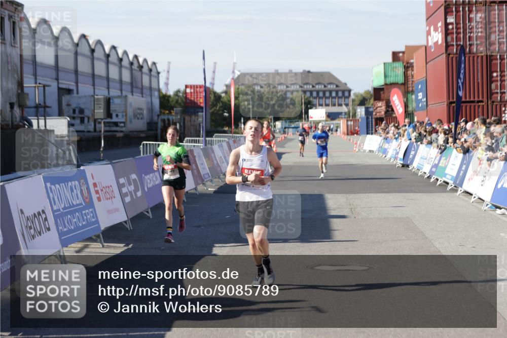03.10.2025 - Köhlbrandbrückenlauf Jannik Wohlers http://msf.ph/oto/9085789 03.10.2025 12:52:35 Ziel 4019, 6087, 6625 meine-sportfotos.de