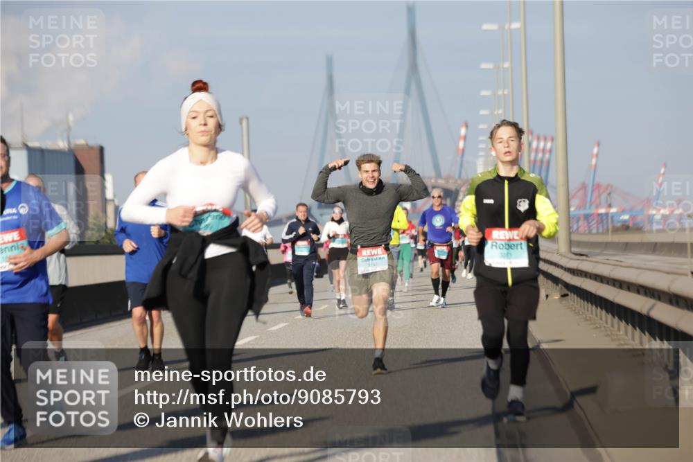 03.10.2025 - Köhlbrandbrückenlauf Jannik Wohlers http://msf.ph/oto/9085793 03.10.2025 09:57:00 Position 3  meine-sportfotos.de