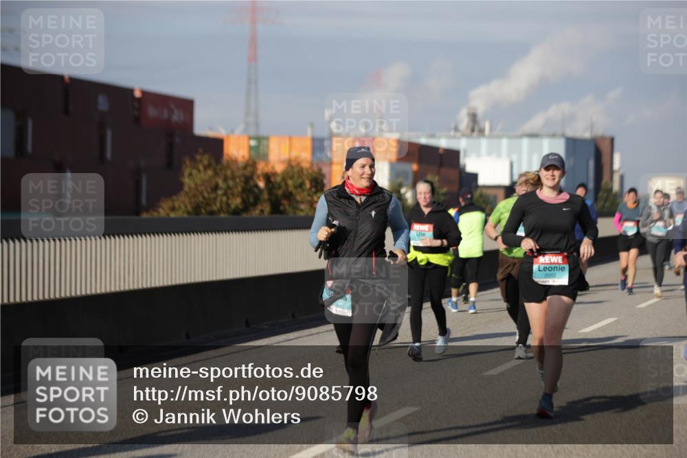 03.10.2025 - Köhlbrandbrückenlauf Jannik Wohlers http://msf.ph/oto/9085798 03.10.2025 10:07:37 Position 3 2050 meine-sportfotos.de