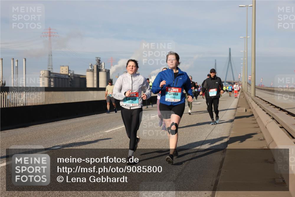 03.10.2025 - Köhlbrandbrückenlauf Lena Gebhardt http://msf.ph/oto/9085800 03.10.2025 10:05:40 Position 2 2250, 2249 meine-sportfotos.de