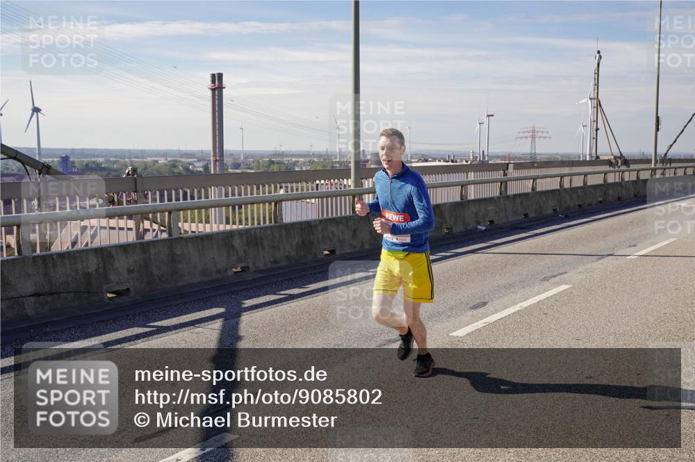 03.10.2025 - Köhlbrandbrückenlauf Michael Burmester http://msf.ph/oto/9085802 03.10.2025 12:43:21 Position 2  meine-sportfotos.de