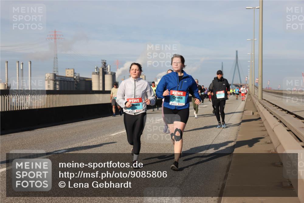 03.10.2025 - Köhlbrandbrückenlauf Lena Gebhardt http://msf.ph/oto/9085806 03.10.2025 10:05:40 Position 2 2250, 2249 meine-sportfotos.de