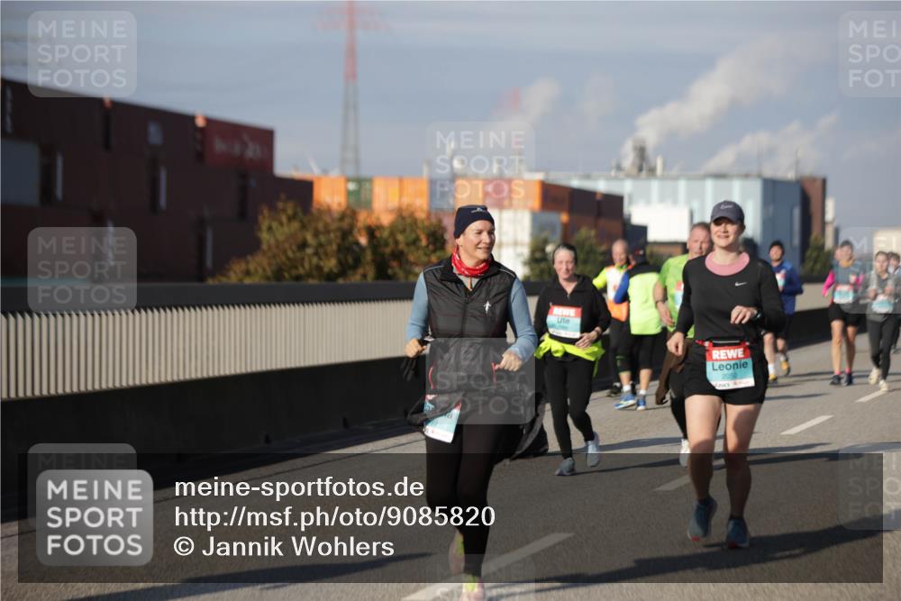 03.10.2025 - Köhlbrandbrückenlauf Jannik Wohlers http://msf.ph/oto/9085820 03.10.2025 10:07:37 Position 3 2050 meine-sportfotos.de