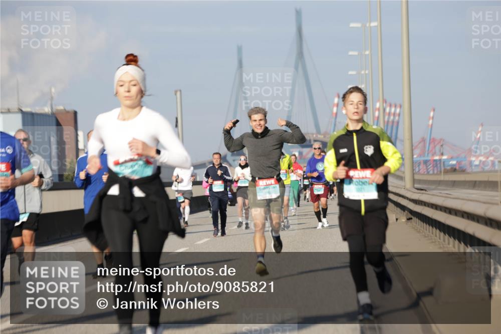 03.10.2025 - Köhlbrandbrückenlauf Jannik Wohlers http://msf.ph/oto/9085821 03.10.2025 09:57:00 Position 3  meine-sportfotos.de