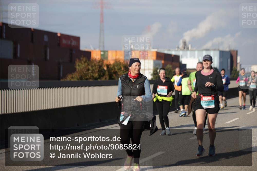 03.10.2025 - Köhlbrandbrückenlauf Jannik Wohlers http://msf.ph/oto/9085824 03.10.2025 10:07:37 Position 3 2050 meine-sportfotos.de