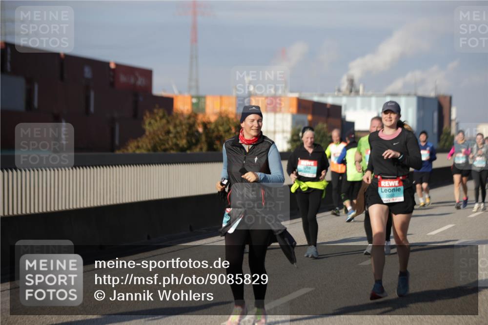 03.10.2025 - Köhlbrandbrückenlauf Jannik Wohlers http://msf.ph/oto/9085829 03.10.2025 10:07:37 Position 3 2050 meine-sportfotos.de