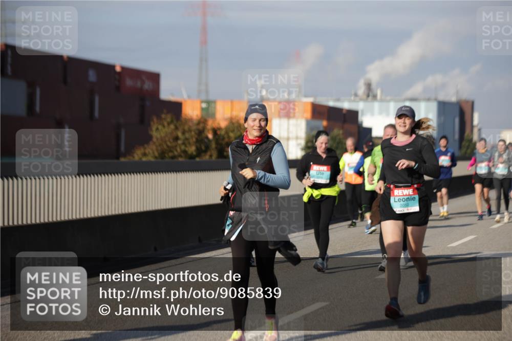 03.10.2025 - Köhlbrandbrückenlauf Jannik Wohlers http://msf.ph/oto/9085839 03.10.2025 10:07:37 Position 3 2050 meine-sportfotos.de