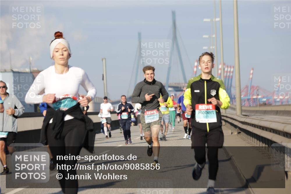 03.10.2025 - Köhlbrandbrückenlauf Jannik Wohlers http://msf.ph/oto/9085856 03.10.2025 09:57:01 Position 3 3162 meine-sportfotos.de