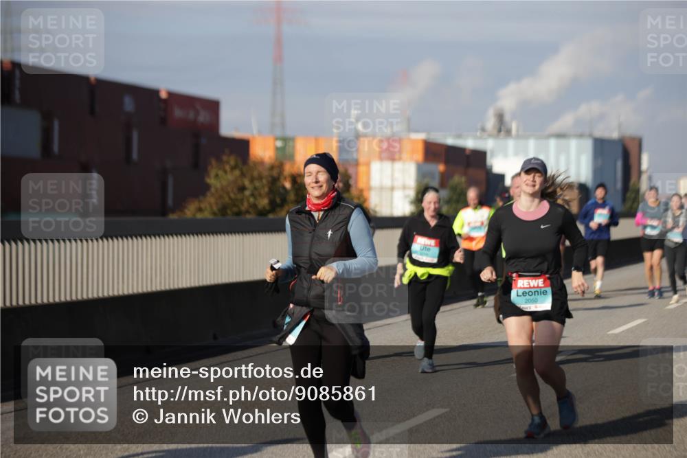 03.10.2025 - Köhlbrandbrückenlauf Jannik Wohlers http://msf.ph/oto/9085861 03.10.2025 10:07:37 Position 3 2050 meine-sportfotos.de