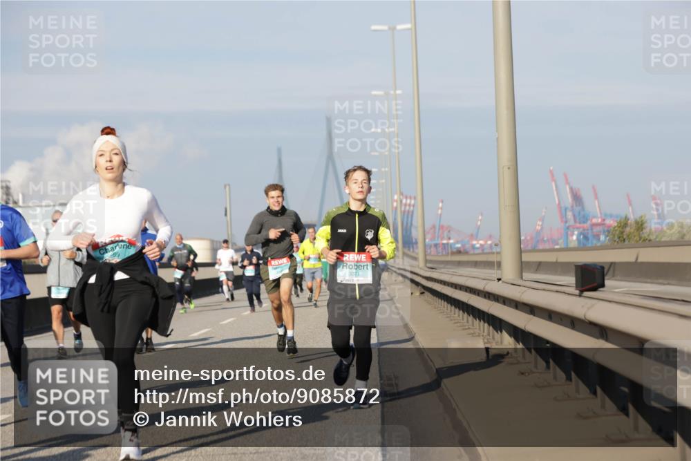 03.10.2025 - Köhlbrandbrückenlauf Jannik Wohlers http://msf.ph/oto/9085872 03.10.2025 09:57:01 Position 3 69, 3371 meine-sportfotos.de