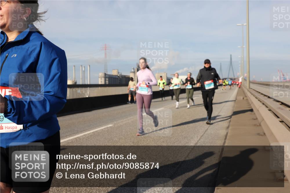 03.10.2025 - Köhlbrandbrückenlauf Lena Gebhardt http://msf.ph/oto/9085874 03.10.2025 10:05:42 Position 2 9 meine-sportfotos.de
